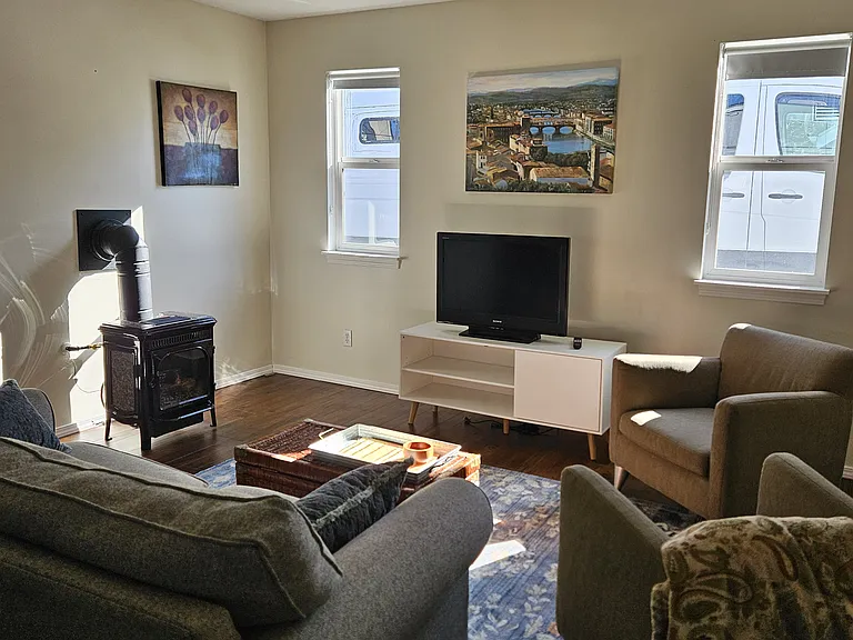 3228 Grand Ave #B — Photo 4