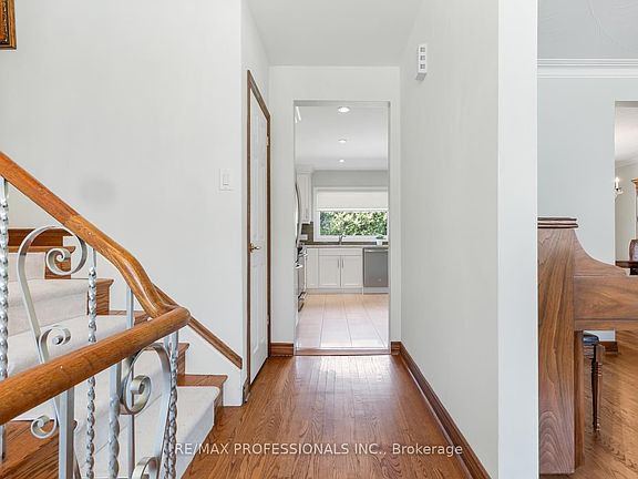 4th image of 162 Lloyd Manor Rd