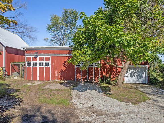 4th image of 21443 Airport Rd