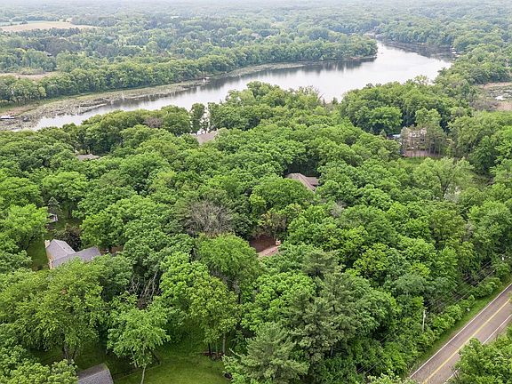 2nd image of 360 Quail Rd