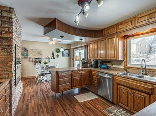 702 13th Ave NW, Mandan, ND 58554