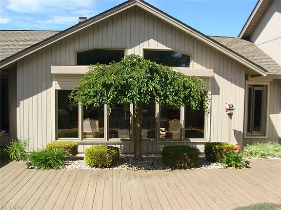 4th image of 33100 Glenwood Ct