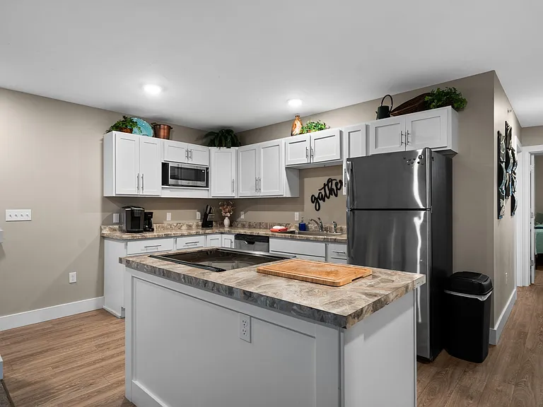525 S Garfield Ave #D — Photo 8