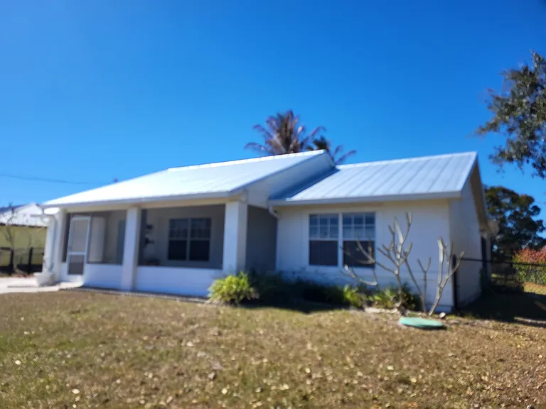 1470 SE Appamattox Ter — Photo 13