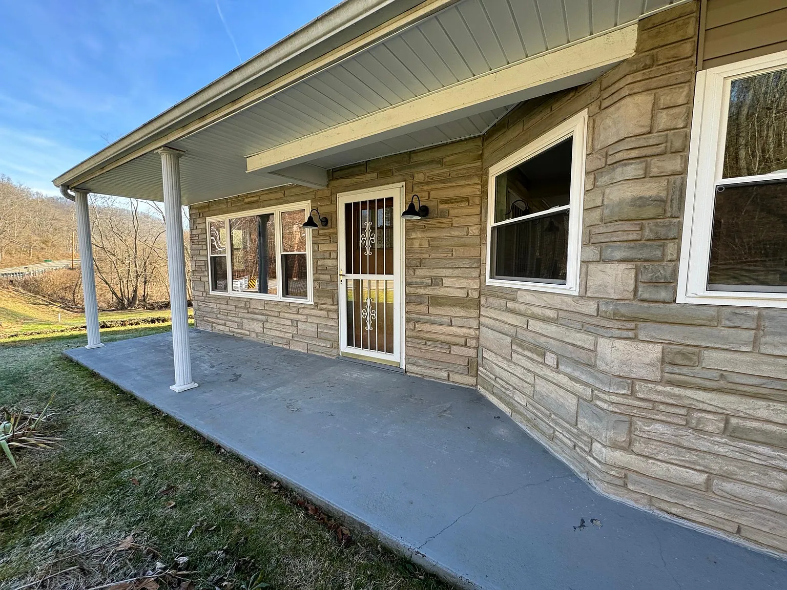 3 bed, 1128 sqft, $1,200 — Photo 3