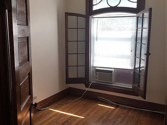 5th image of 3708 N Lakewood Ave APT 3S