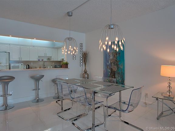 3rd image of 19370 Collins Ave APT 604