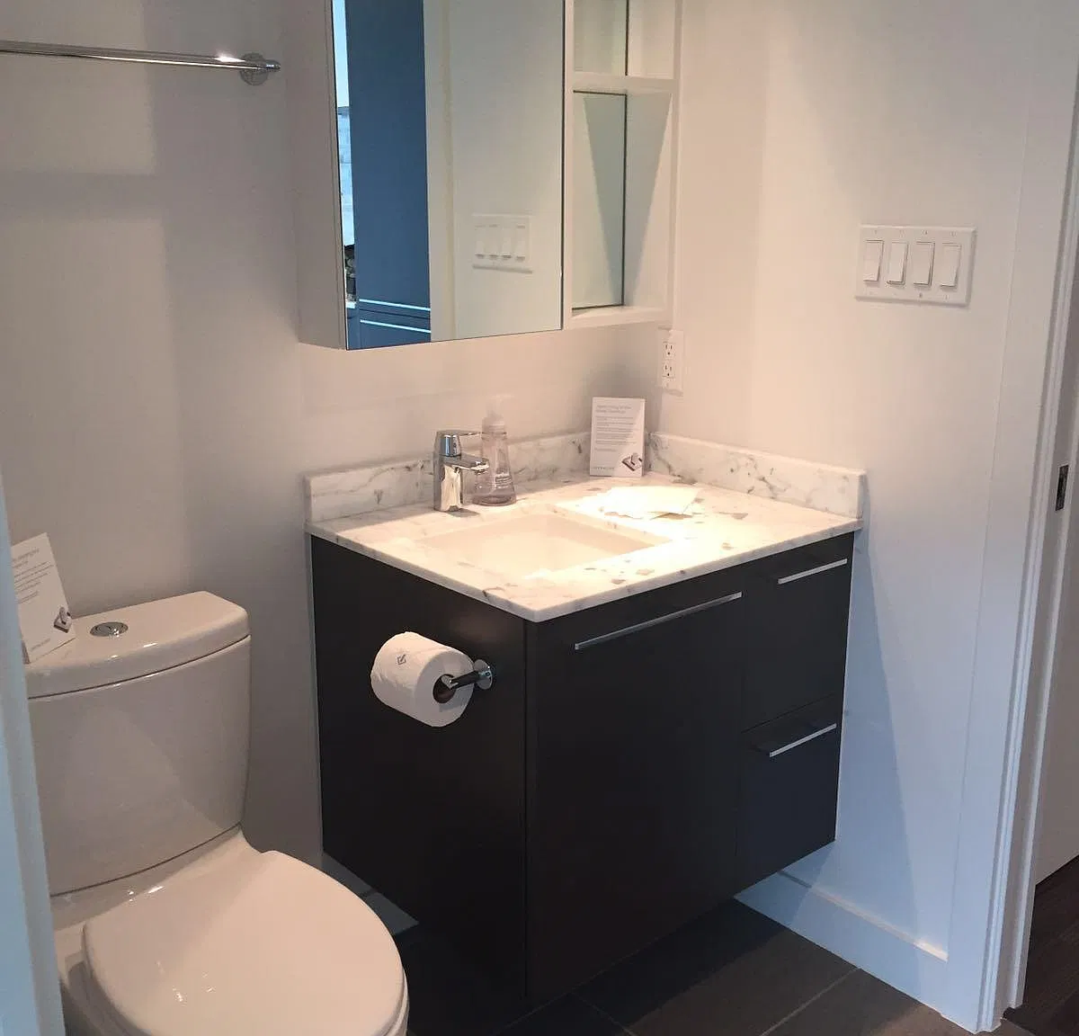 1 bed, 450 sqft, $2,050 — Photo 4
