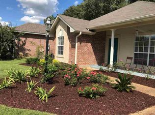 213 Twin Lks S, Clinton, MS 39056