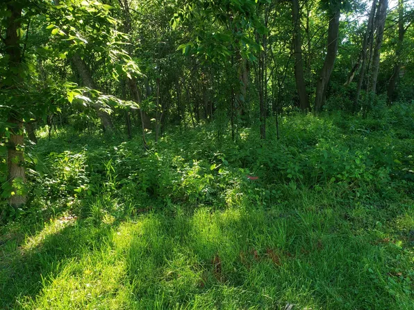 2715 Pilgrim Ln N, Plymouth, MN 55441
