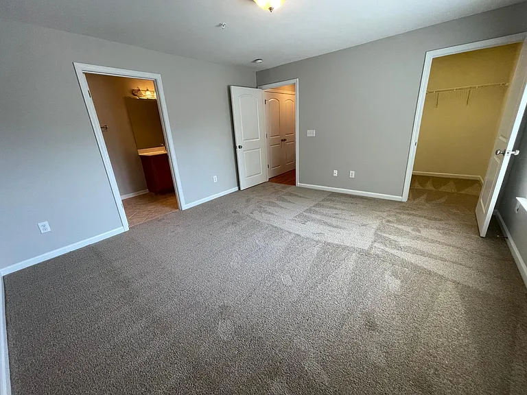 7104 W Friendly Ave #203 — Photo 4