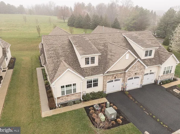 103 Rose View Dr, West Grove, PA 19390