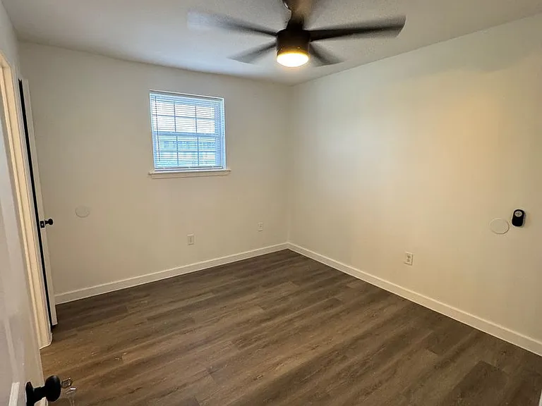 2121 Cleary Ave — Photo 5