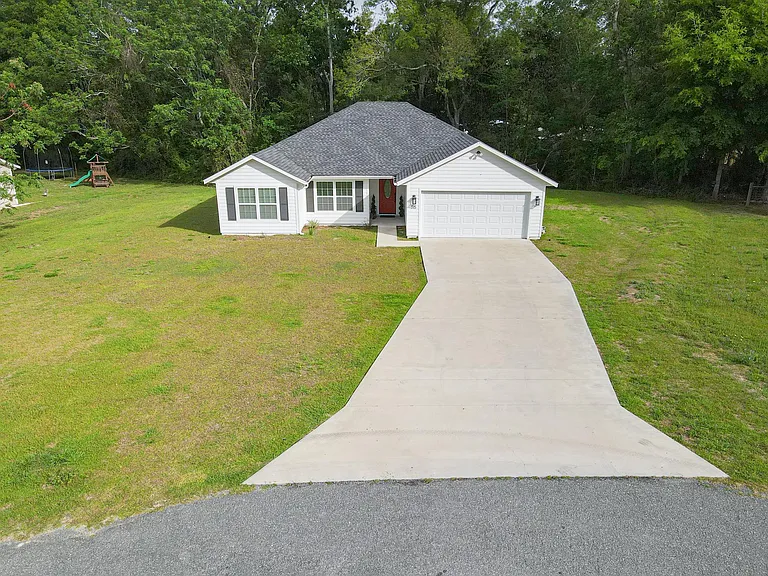 315 SE Lindale Gln — Photo 3