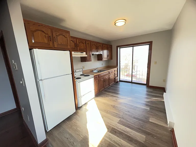 290 Maple Ave #2F — Photo 9