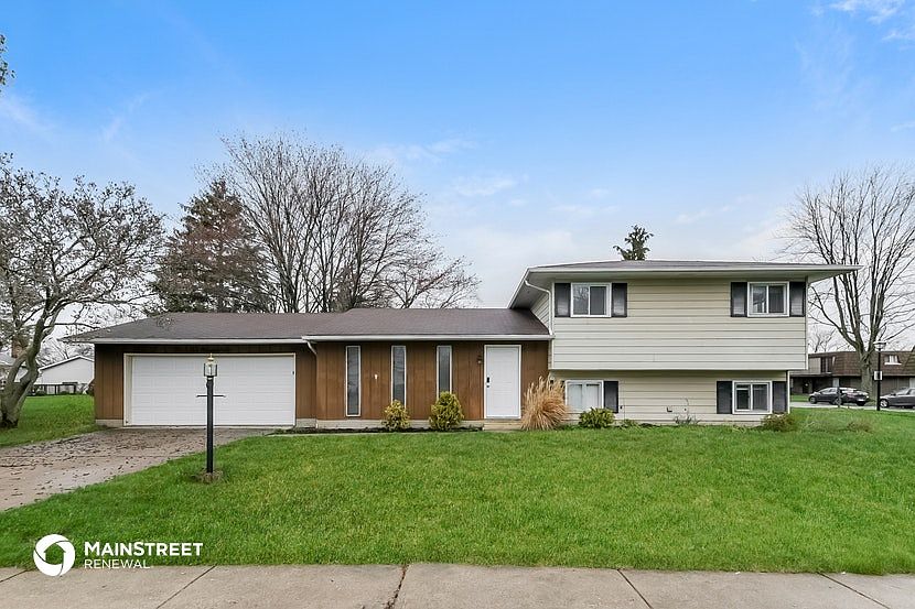 1st image of 206 College Park Dr