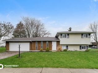 206 College Park Dr, Elyria, OH 44035