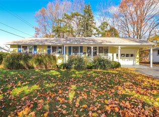 286 Meadowbriar Rd, Rochester, NY 14616