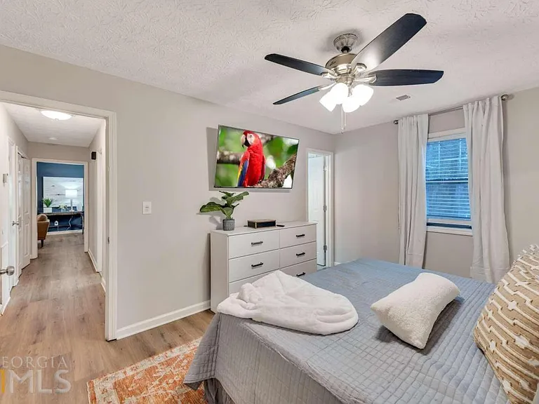 210 Booth Rd SW #A — Photo 18