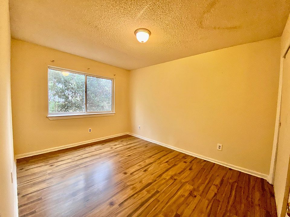 Shivar 6 700 S Walker St Burgaw, NC Zillow