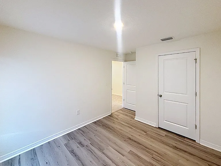 1906 Blue Stream St — Photo 22