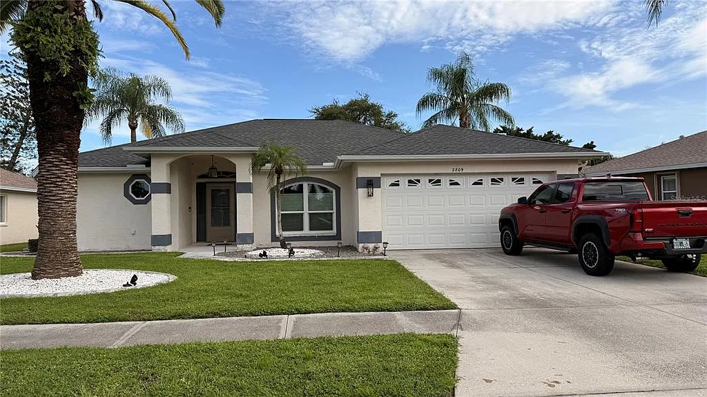 3 bed, 2.0 bath, 1931 sqft, $3,225 — Photo 1