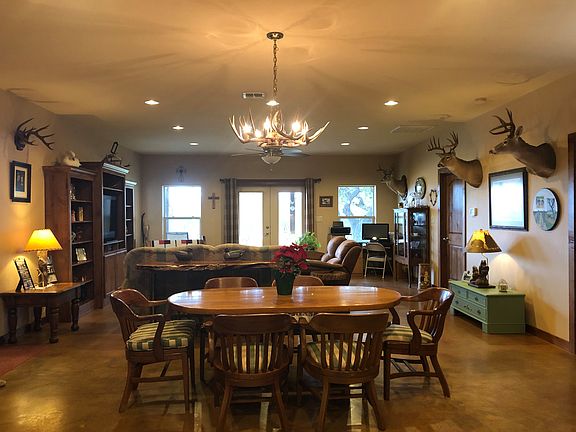3rd image of 305 Meider Ln