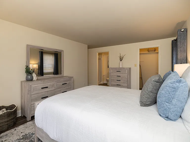 Cromwell Valley Apartments — Photo 13