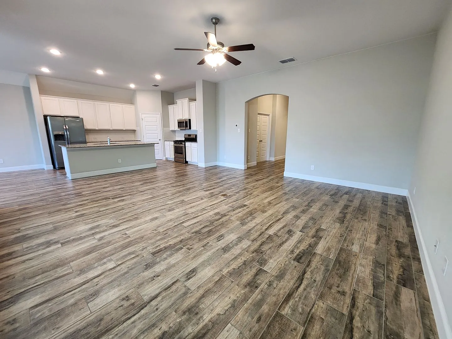 4/3/2 with office Near Gruene / Fridge Included / Loaded with Amenities / Large Backyard / CISD — Photo 2
