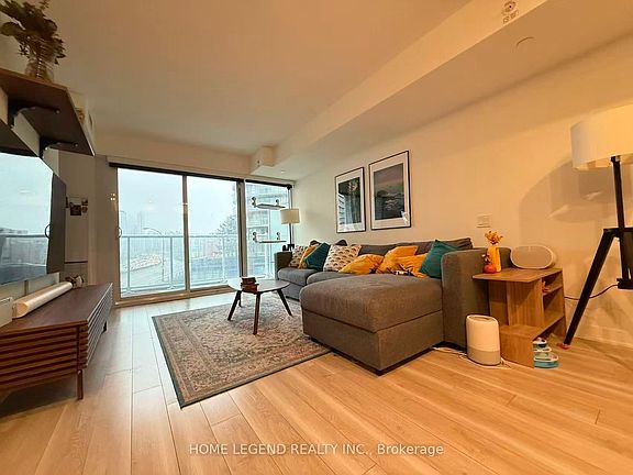 3rd image of 17 Bathurst St #710