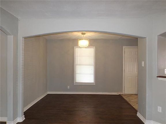 4th image of 817 Walter Dr