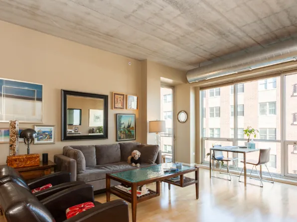 845 N Kingsbury St Unit 514, Chicago, IL 60610