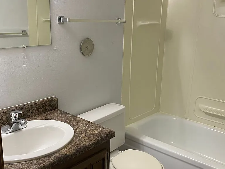1715 Edgewood Dr NW — Photo 9