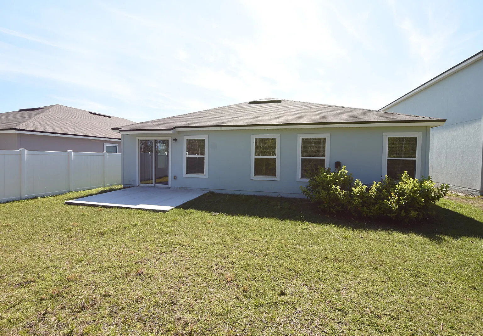 4 bed, 2.0 bath, 1490 sqft, $2,295 — Photo 2