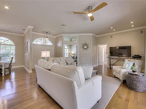 3rd image of 28165 Meadowlark Ln
