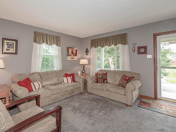 4th image of 6964 Bancroft Ave