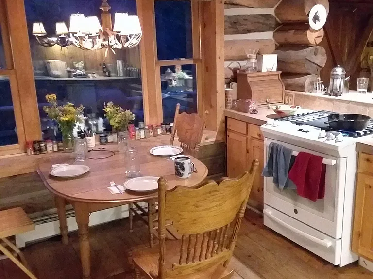 8050 Magnolia Dr — Photo 2