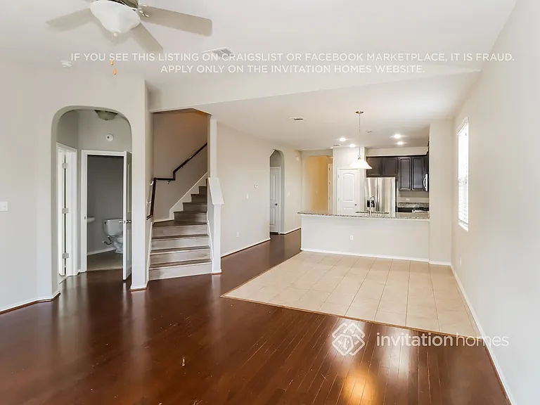 110 Camden Cv — Photo 4
