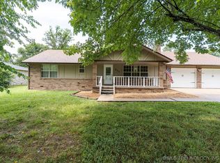 902 S Mission Ave, Tahlequah, OK 74464