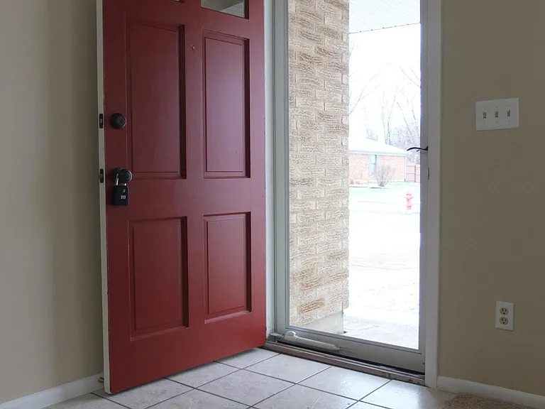 35 Renwood Pl — Photo 2