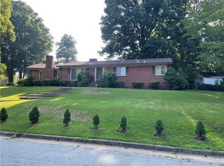 702 S Hampton St, Eden, NC 27288