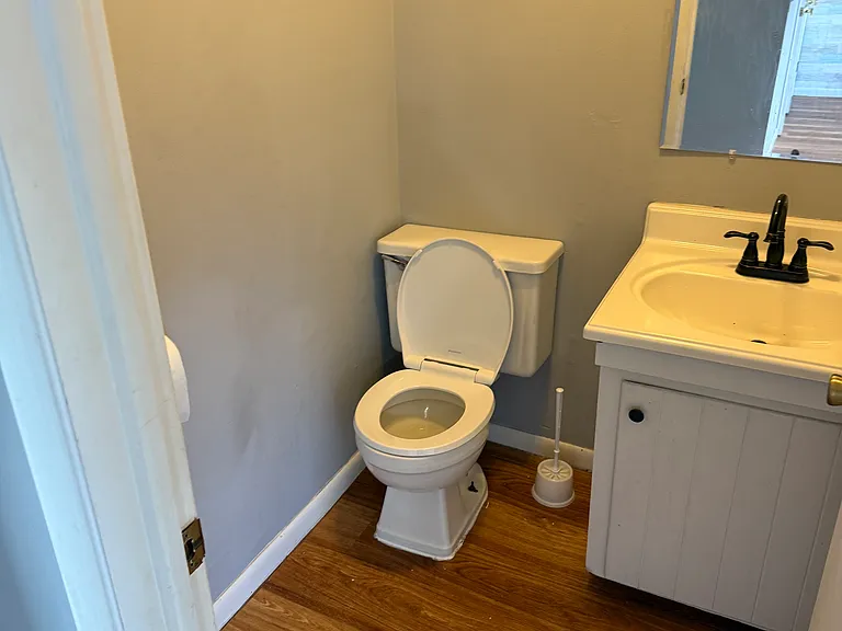 1044 Columbus Cir N — Photo 7