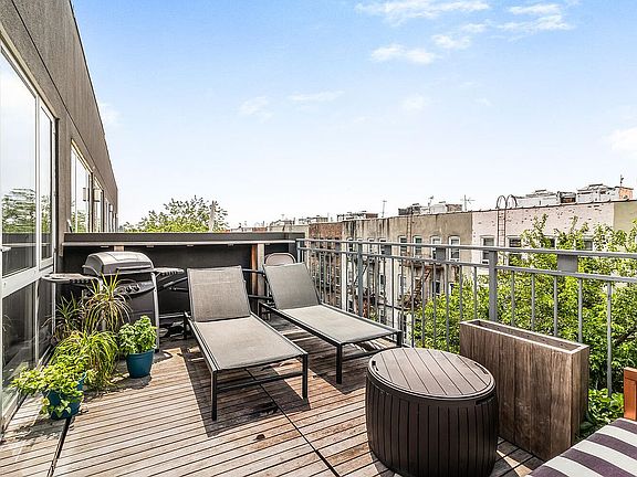 3rd image of 309 Cooper St Unit Penthouse 4