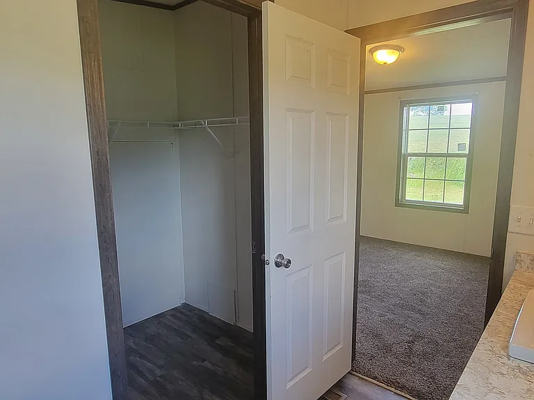 1074B Horseback Rd — Photo 3