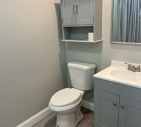 second floor full bath