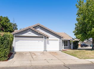 1800 Whispering Oaks Dr, Yuba City, CA