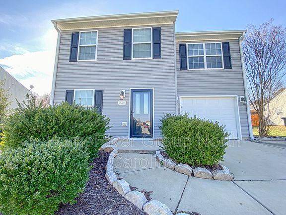 2nd image of 1525 Daisy Park Dr