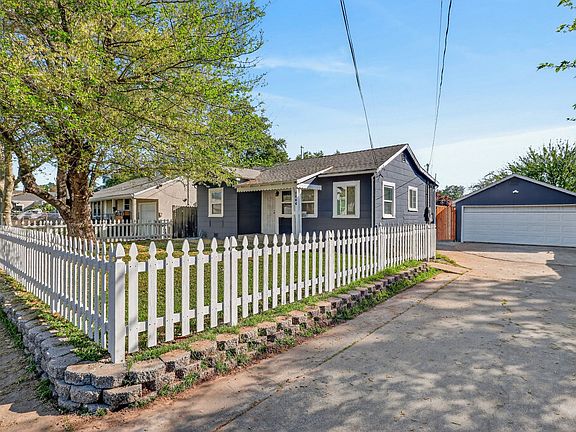 2nd image of 3066 Crandall Ave