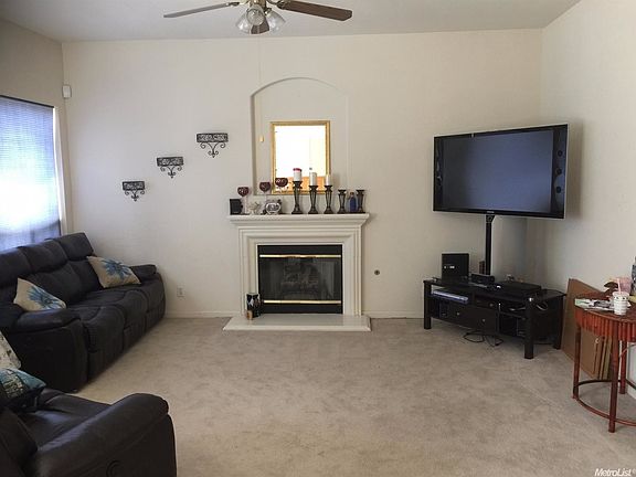 2nd image of 3799 Poppy Hill Way
