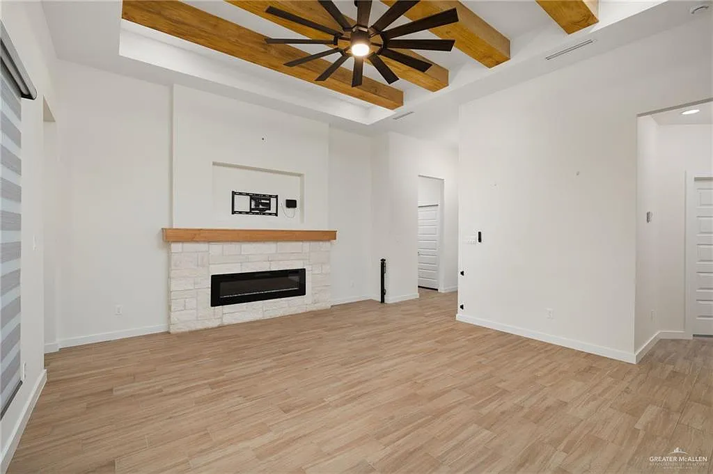 Building Photo - 3600 S Peak Rd